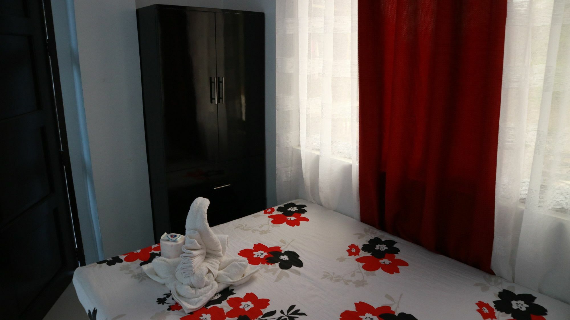 Chelle'S Apartelle - Inn El Nido Εξωτερικό φωτογραφία